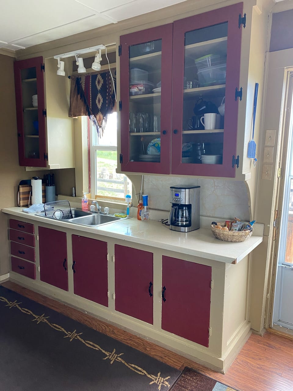 Full size kitchen