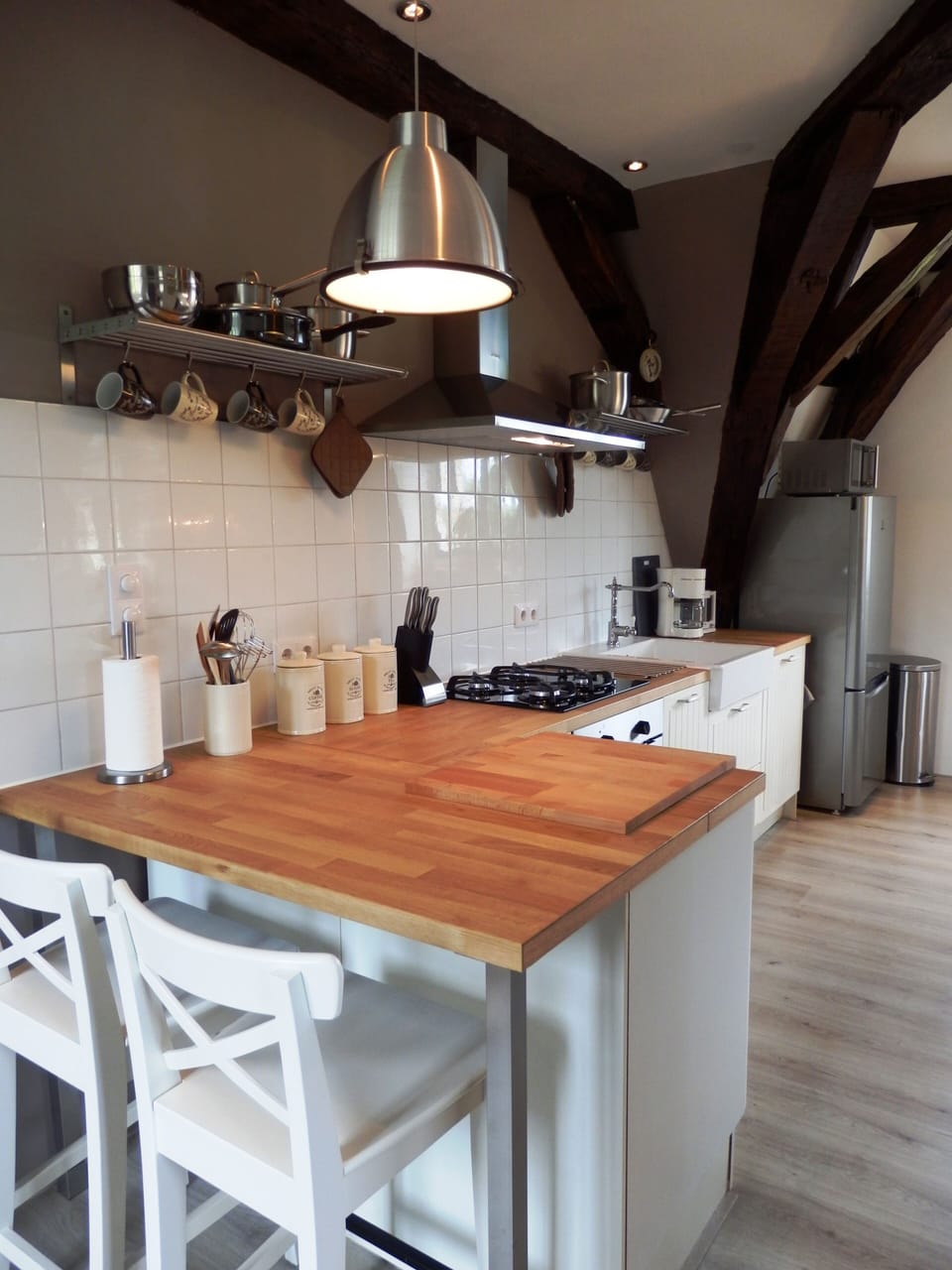 Suite / Gite: spacious kitchen