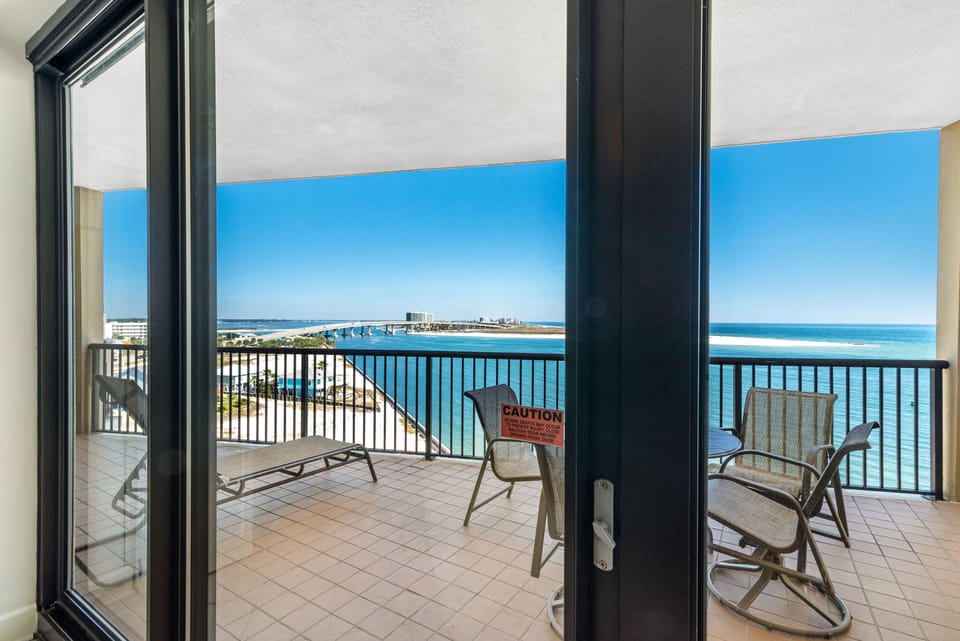 Gulf Front Balconya