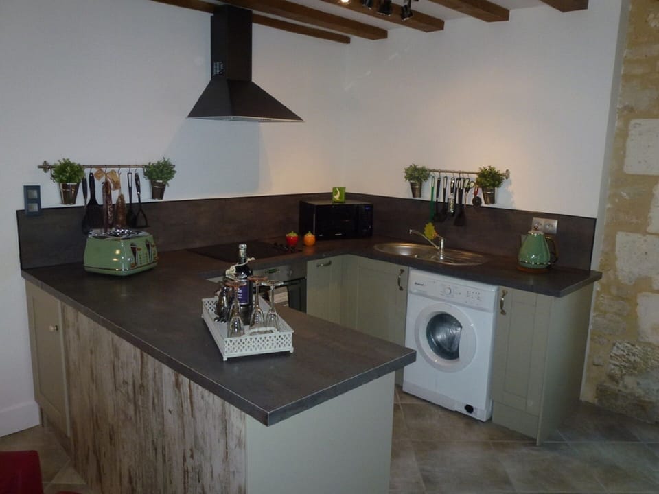 Great Kitchen, all mod cons