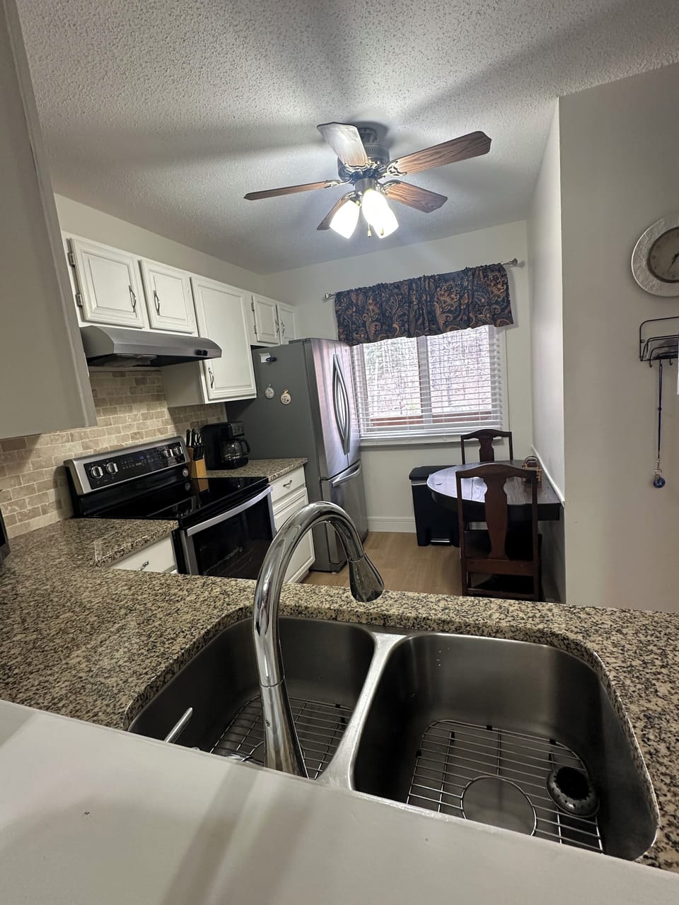 Kitchen full view