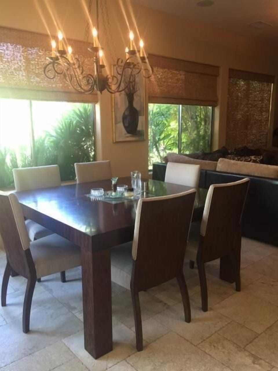 kitchen dining area  seats 6