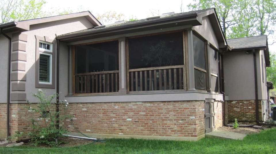 Large, screened deck with sky lights, recessed lighting, ceiling fan & hammock