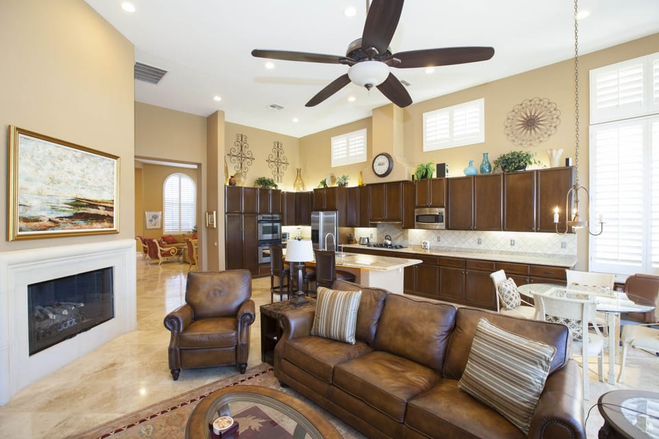 FAMILY ROOM & KITCHEN