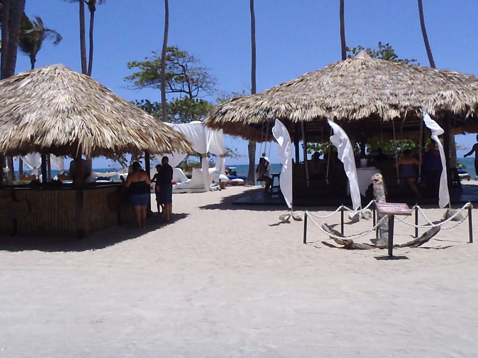 Serenity Beach Bar