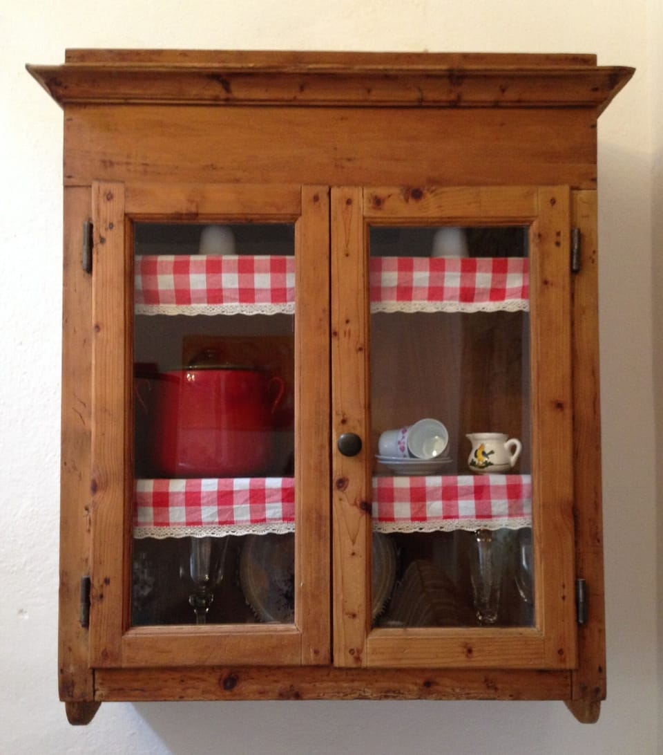 The small glass case of the apt. Andreina
