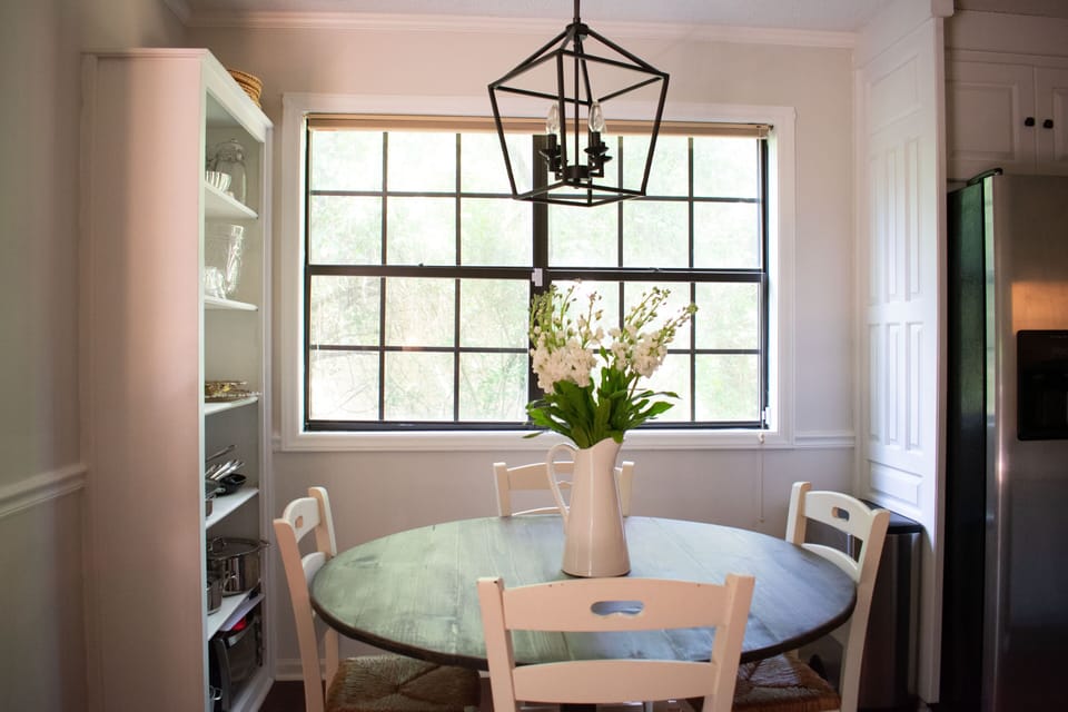 Dining area - seats 4