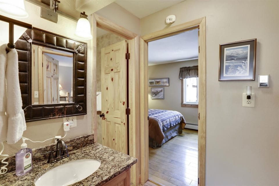 Extra Vanity Sink