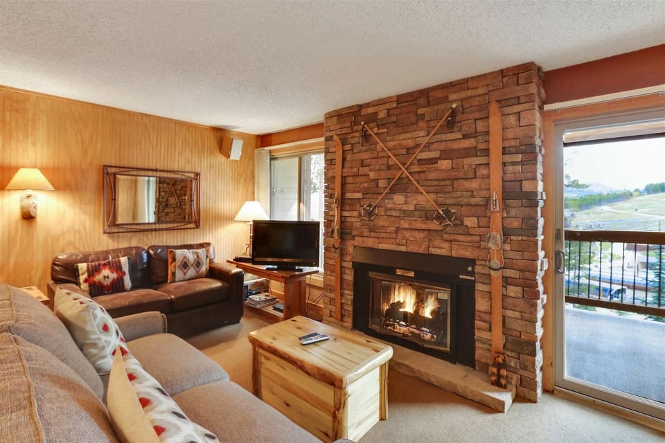 Living room with Gas Fireplace and views of the slopes
