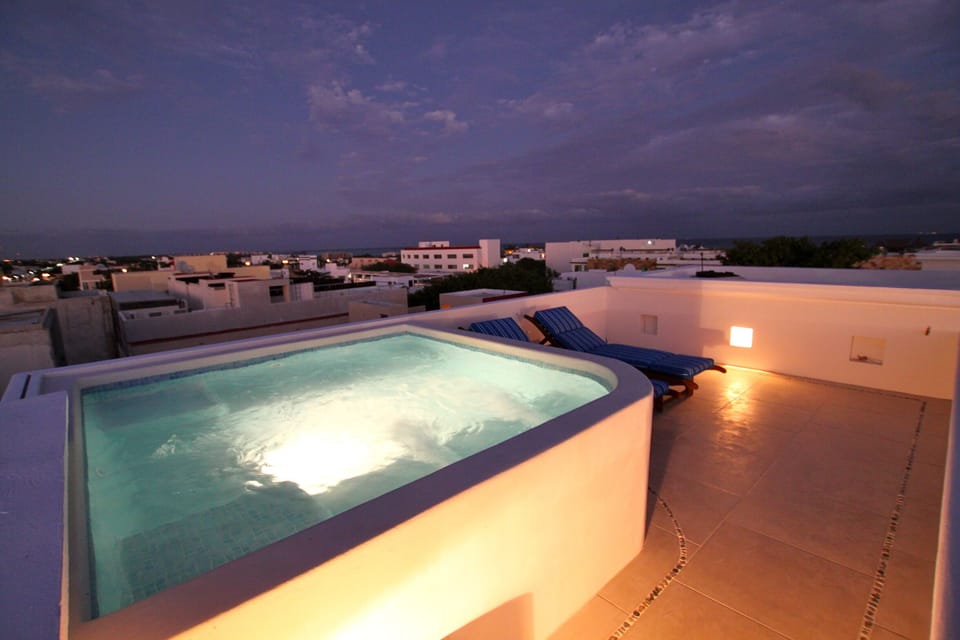 Highest rooftop in Playa with 360° views of city and sea
