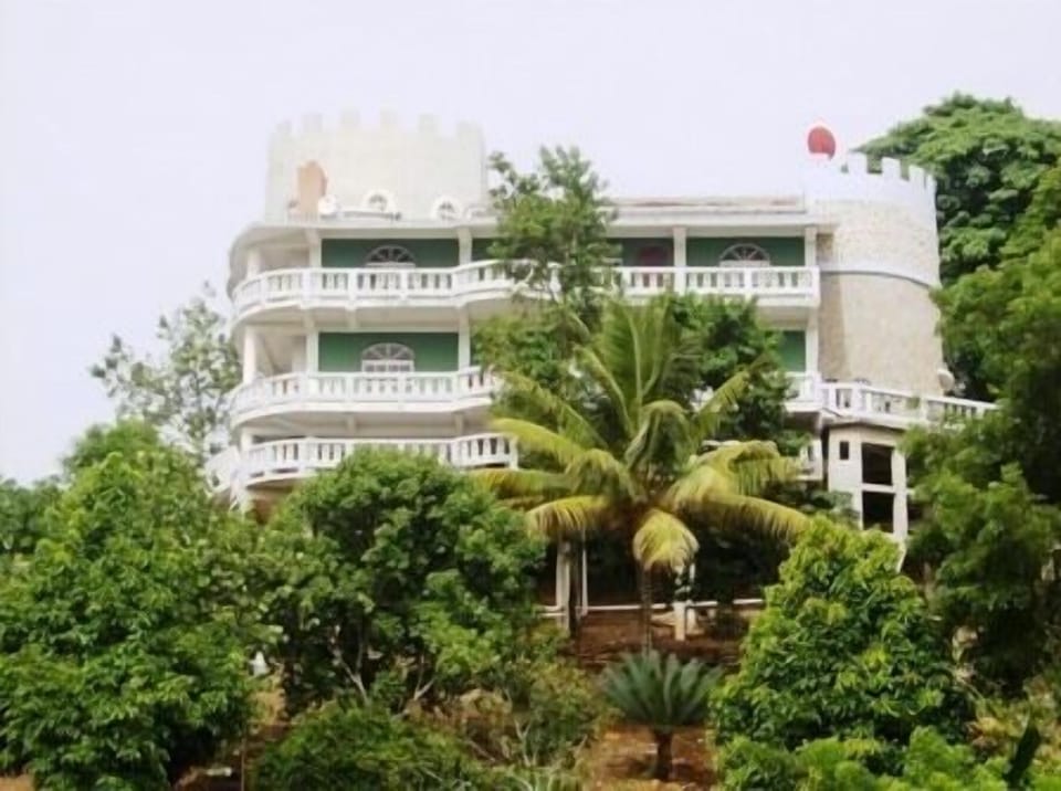 Luxurious and exclusive, elegant and refined, grand, majestic and comfortable.