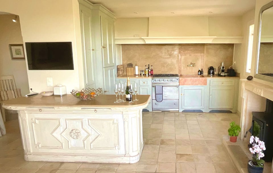 The kitchen has everything a keen chef requires