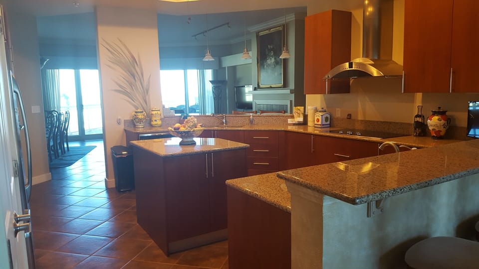 Kitchen - with ocean view