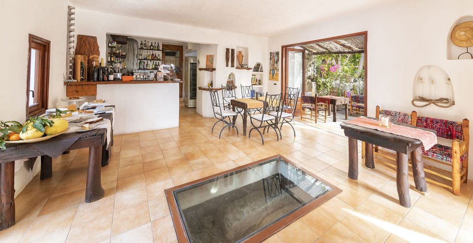 Studio in a Small and fine resort, set in a botanical Garden.  On Ischia Island,
