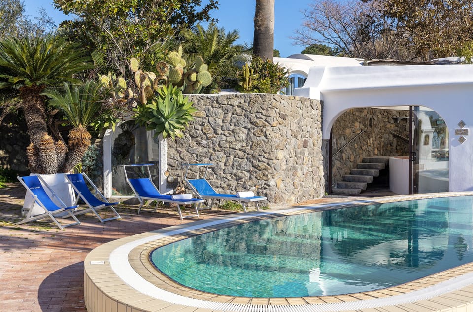 Studio in a Small and fine resort, set in a botanical Garden.  On Ischia Island,