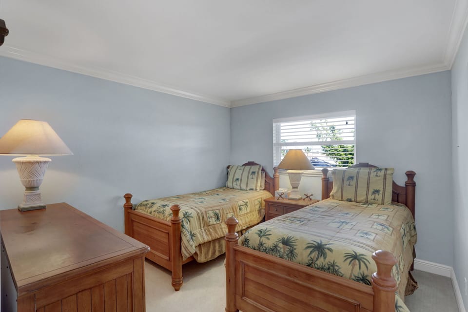 Guest bedroom