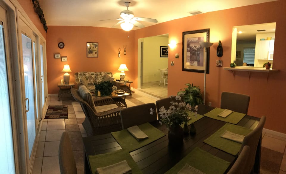 Florida/Dining Room
