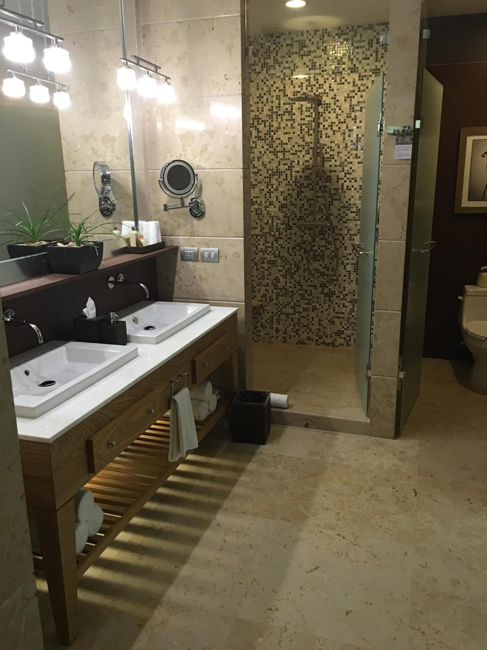 Ensuite bathroom for bedroom 2