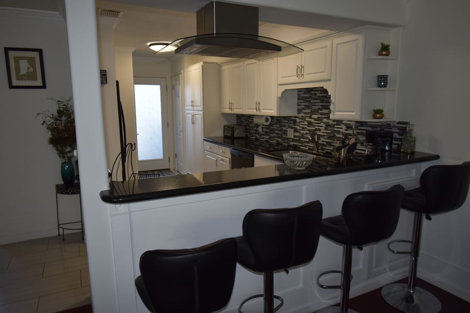 Bar seating for 4