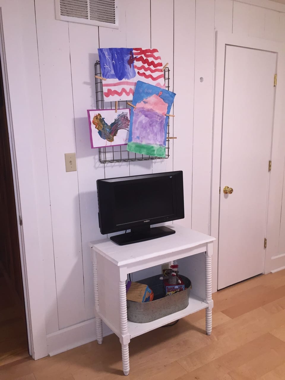 Kids room - TV with DVD player - no cable.  
