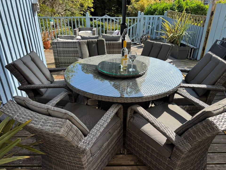 Dine Al fresco on the deck