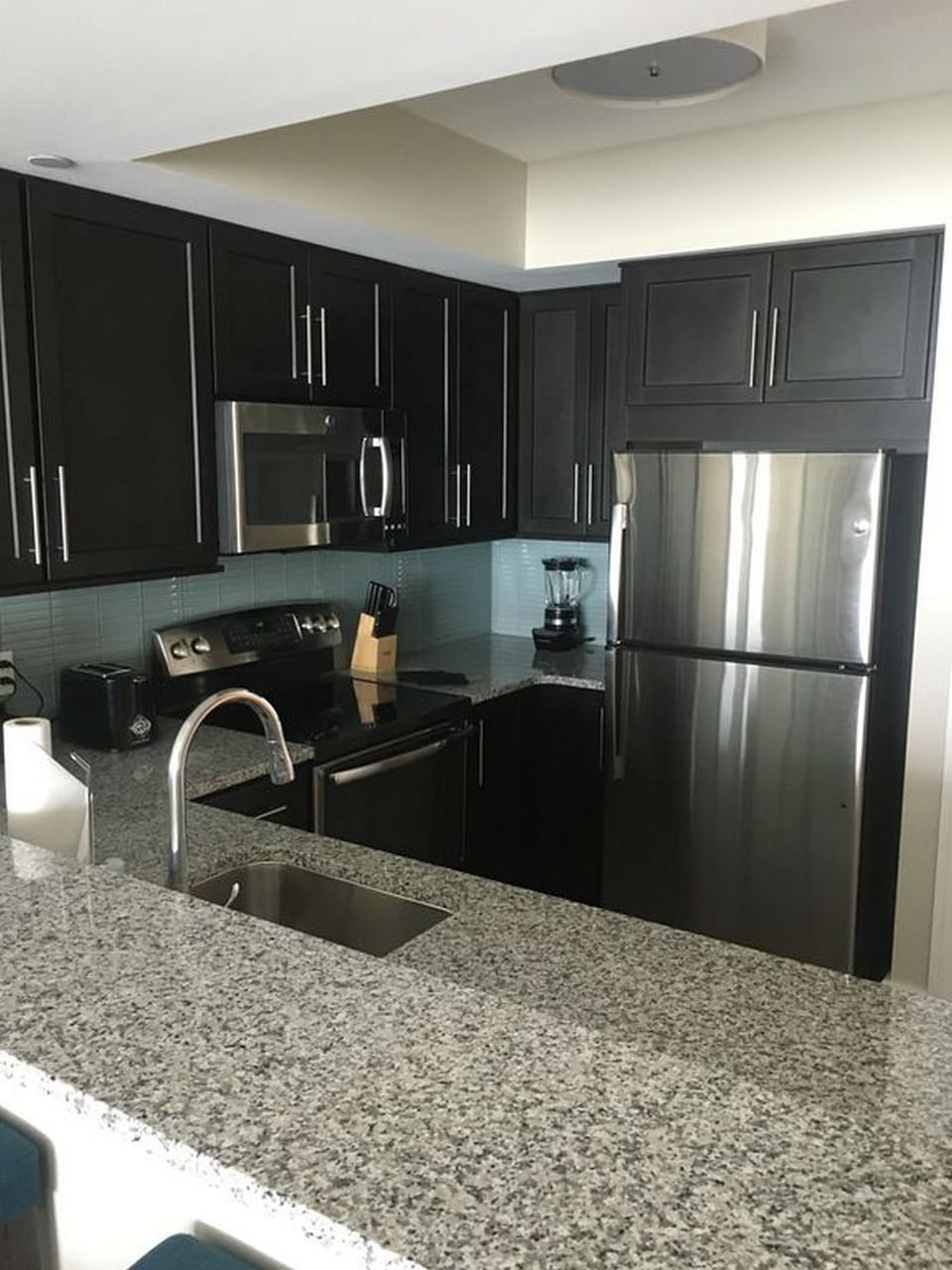 Kitchen with all full sized appliances and fully equipped