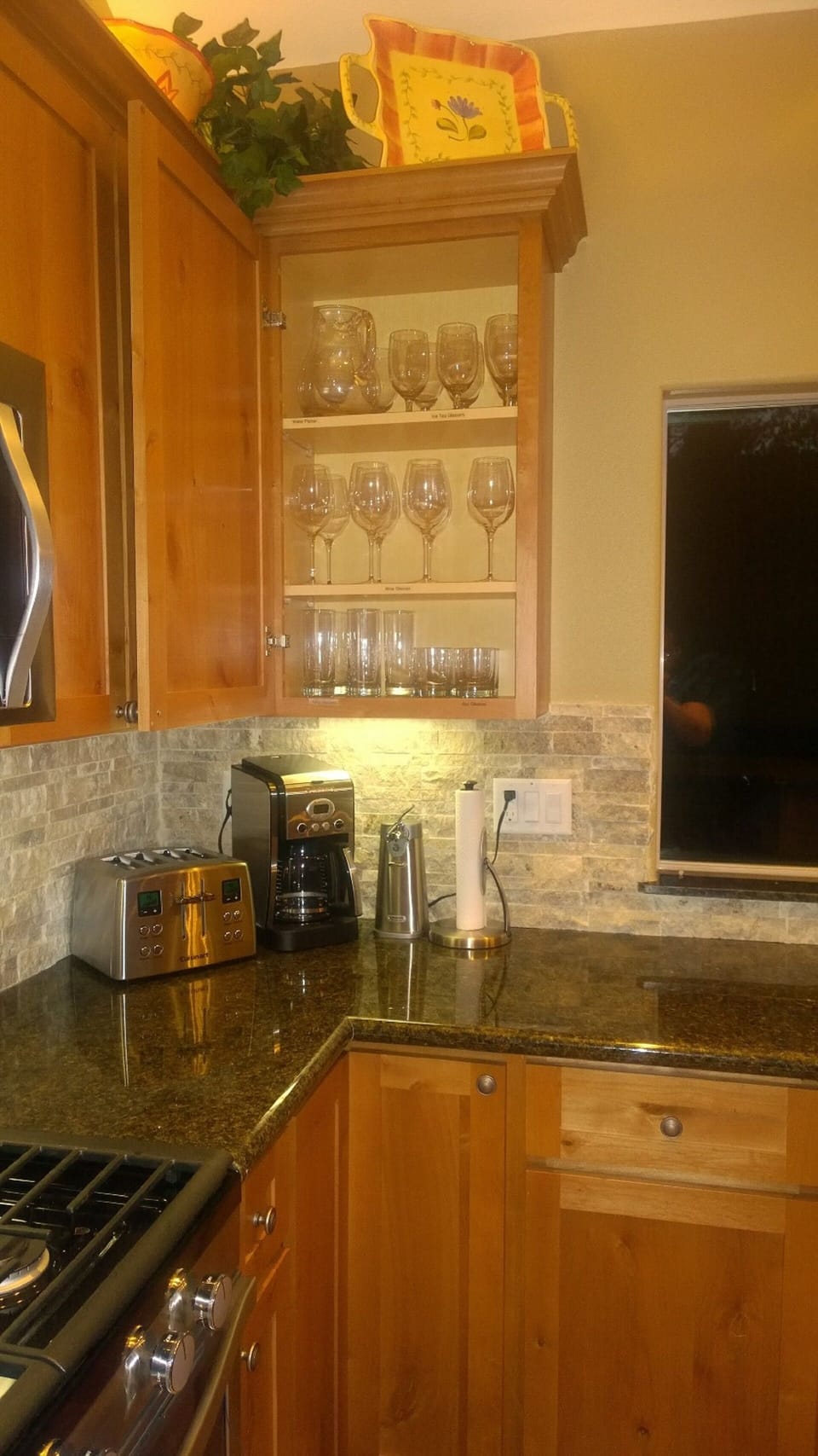 Stemware: Water, Juice, Wine and Champagne glasses