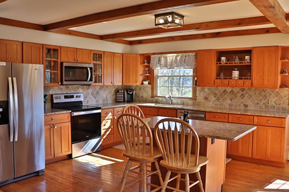 Large all new eat in kitchen dining area