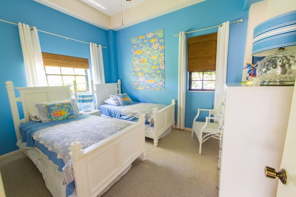 1st floor twin bedroom