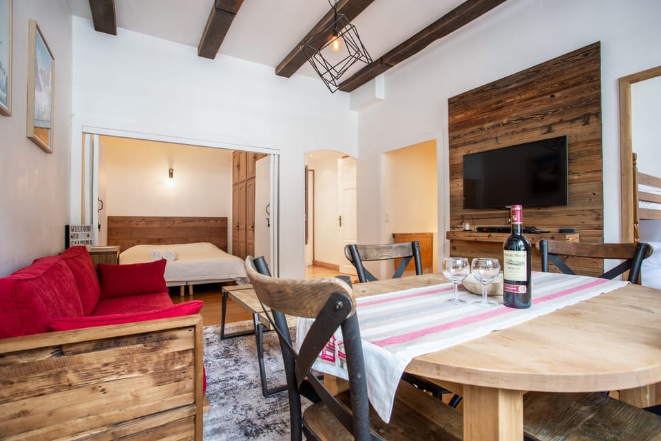 Living and Dining Table