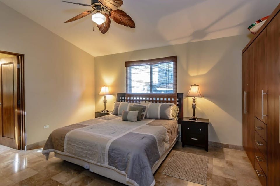Bedroom w/King and Shared Bathroom