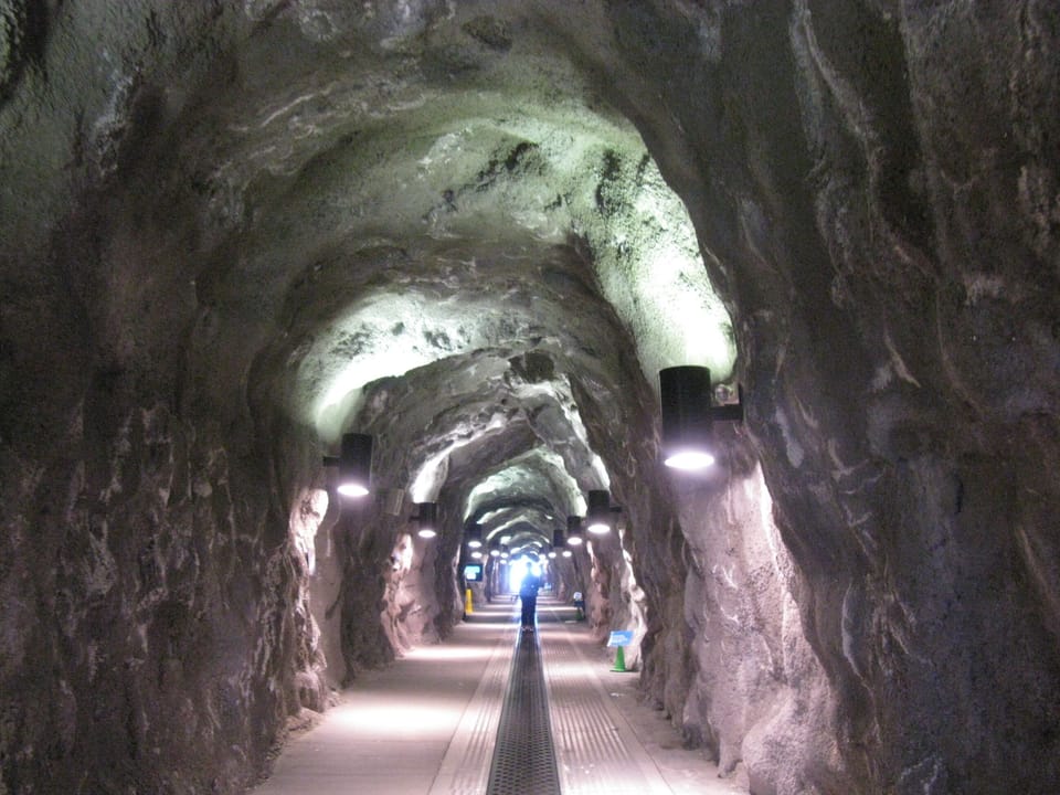 Ski tunnel (people mover conveyor belt) to Mineral Basin