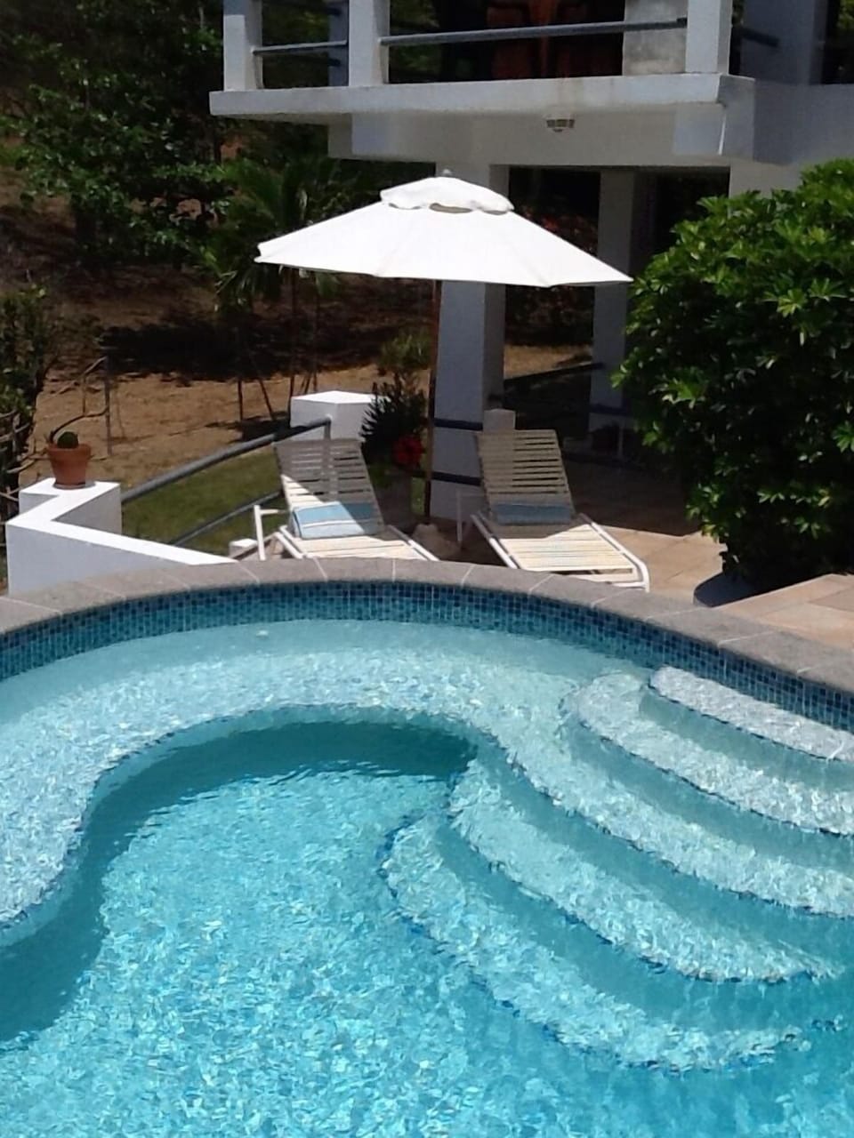 Lower pool deck 