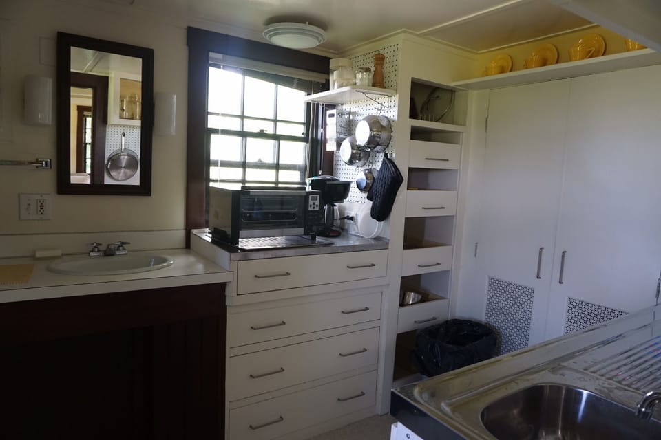 Hosta Kitchenette