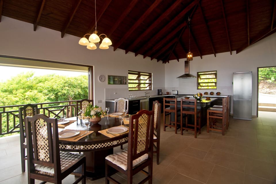 upper floor living and kitchen area