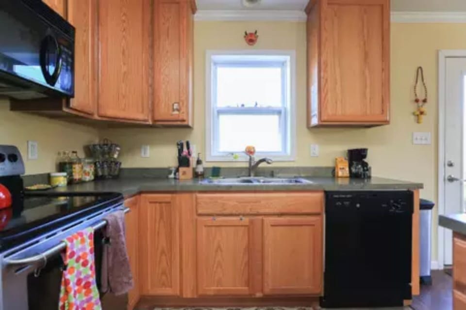 Enjoy pure well water from the tap with great taste & a fully stocked kitchen.