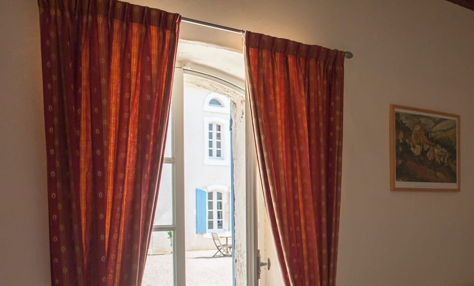 LE PALMIER second bedroom window