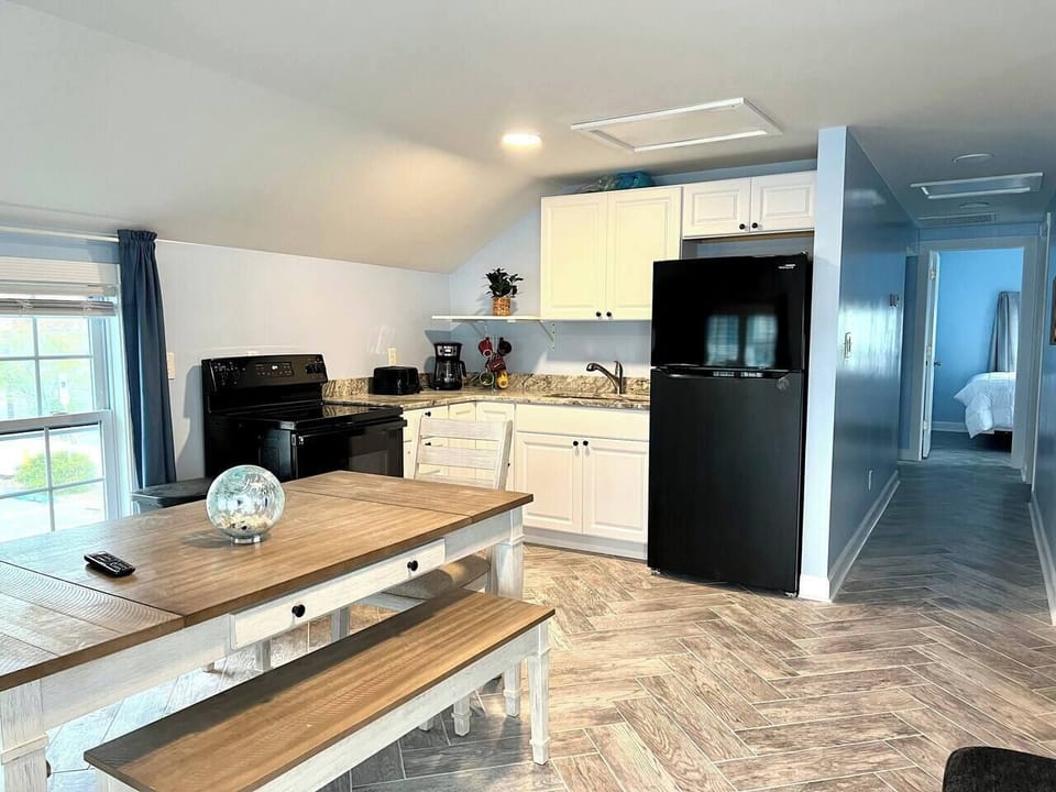 Kitchen Area (2)