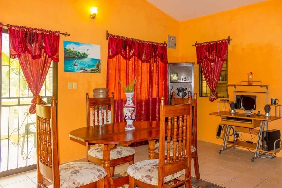 Dinning area for enjoying that great meal with family and friends. 