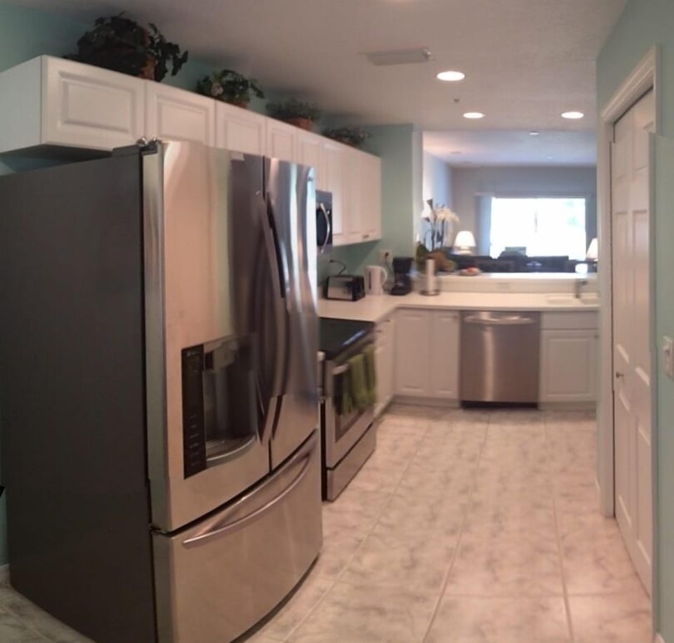  kitchen with brand new appliances.