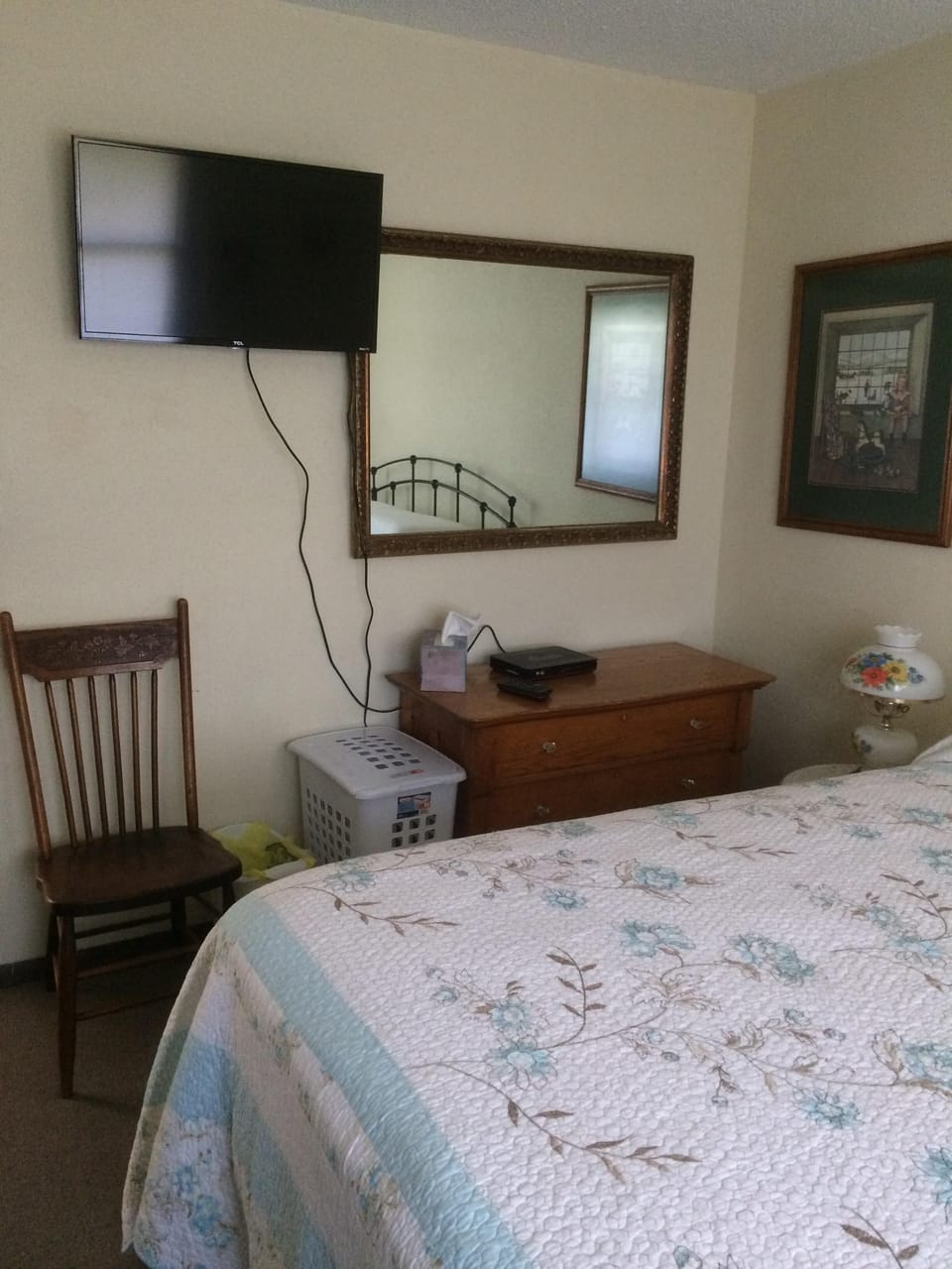 32" SMART TV in bedroom