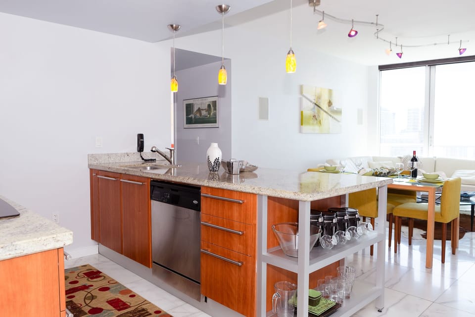 Eat-In Kitchen