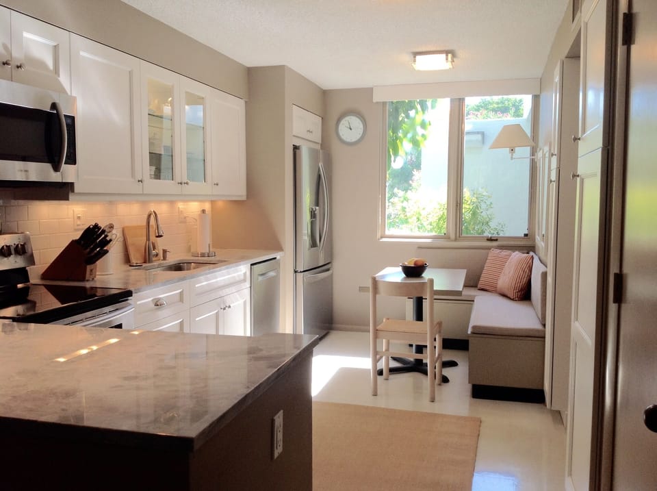 Kitchen and breakfast nook