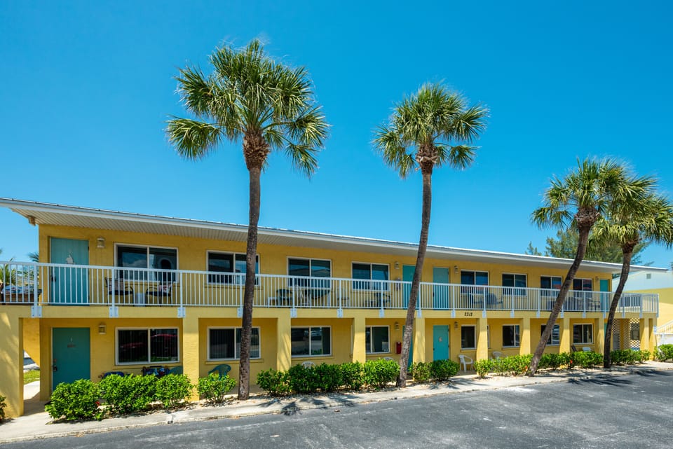 Florida Blue Skies. Corner unit is bright with natural light