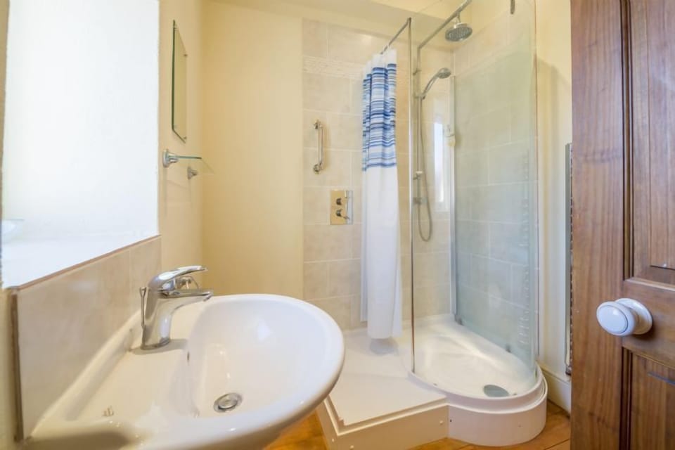 Ground floor: Bedroom two en-suite shower room