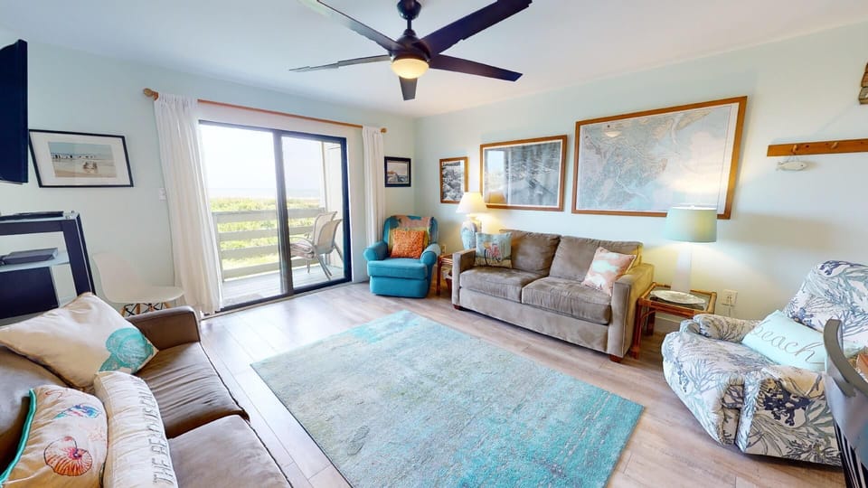 Welcome to Lighthouse Point 19B!