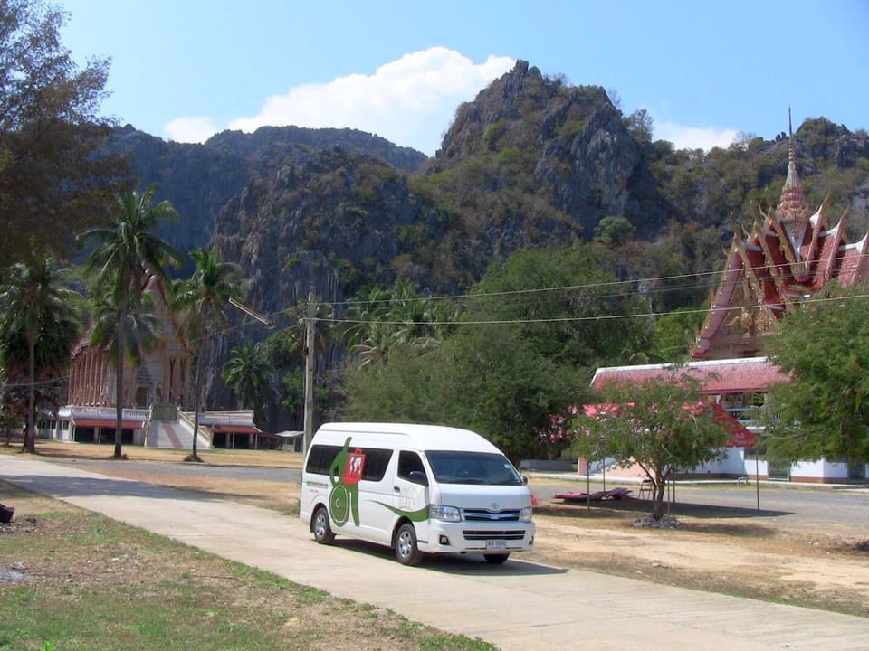 Wheelchair accessible van for airport ransfer and / or sightseeing trips.