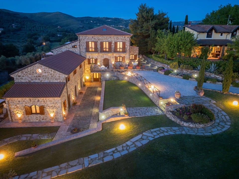 Casale il sauco renovated countryhouse apartments