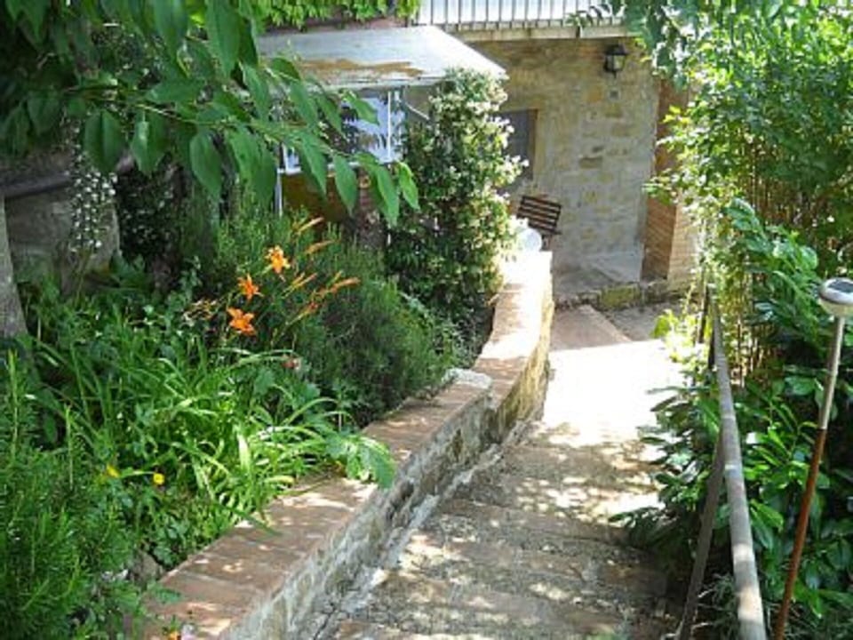 Villa La Rogaia apartment I Cuccioli - stair to the entrance