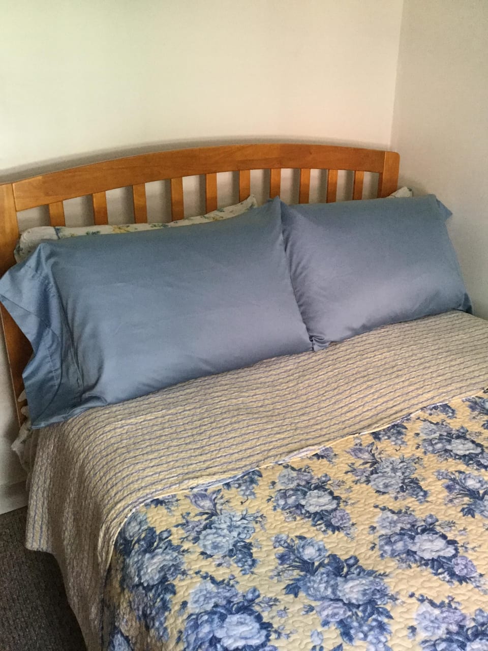 Full size bed 